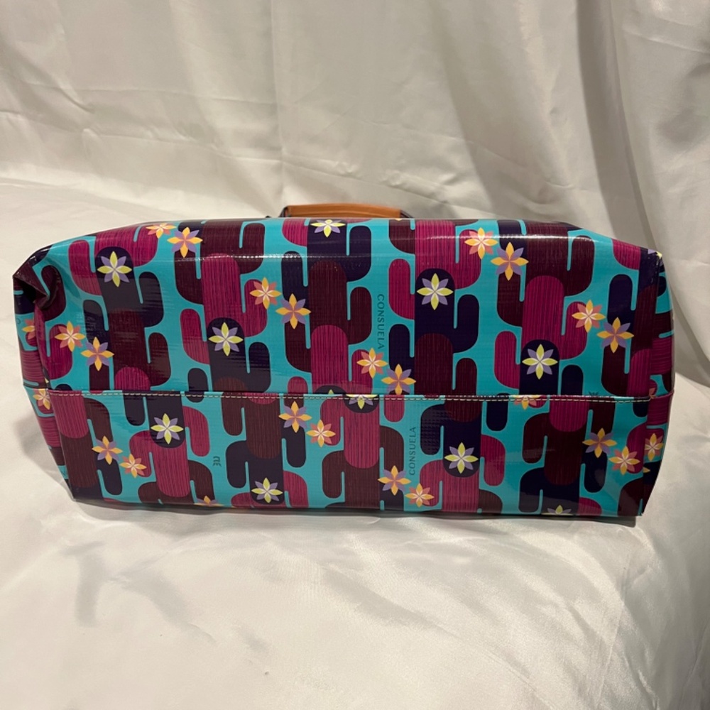 Consuela Large Zippered Tote - Twyla Legacy Cactus *RETIRED* - Picture 3 of 14